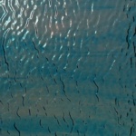 W 87 LL R - 8x10in - Wissmach clear/sky blue streaks, ripple